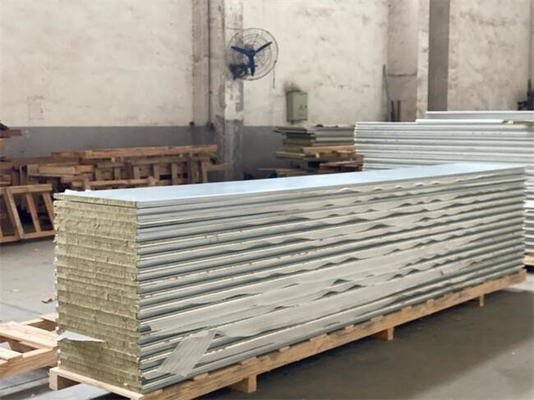ซื้อ แผงแซนวิชฉนวนอลูมิเนียมฝ้าเพดาน Rockwool 50mm การผลิตออนไลน์